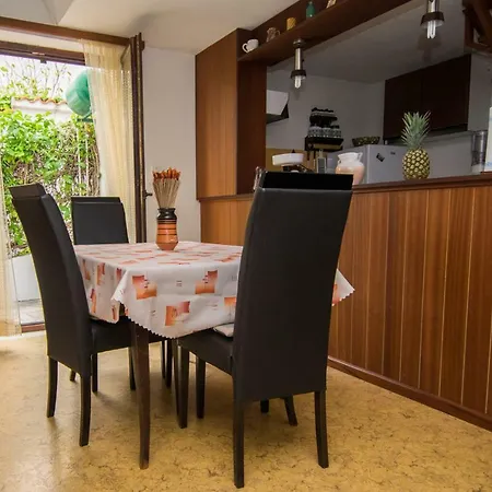 Holiday home Vacation Mirjana Seget Vranjica